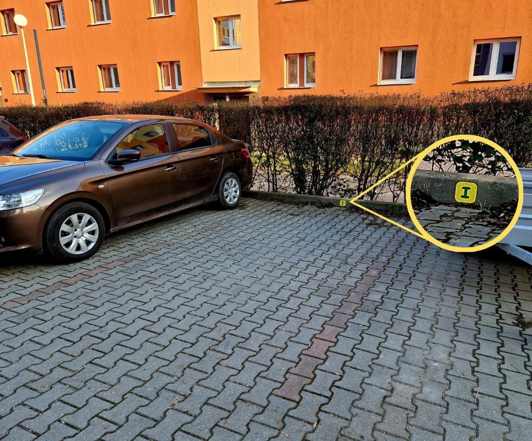 Slnecny Byt V Blizkosti Historickeho Centra Trenčín Kültér fotó
